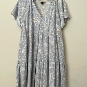 Universal Thread Light Blue Floral V-Neck Tiered Midi Dress